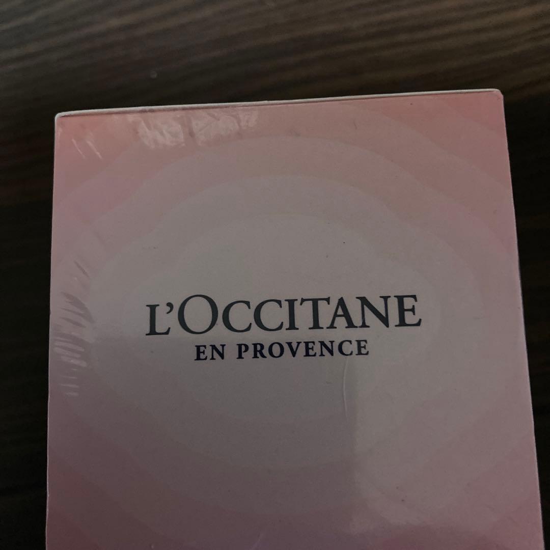 ロクシタン　レーヌブランシェＢＴモイスチャークリーム