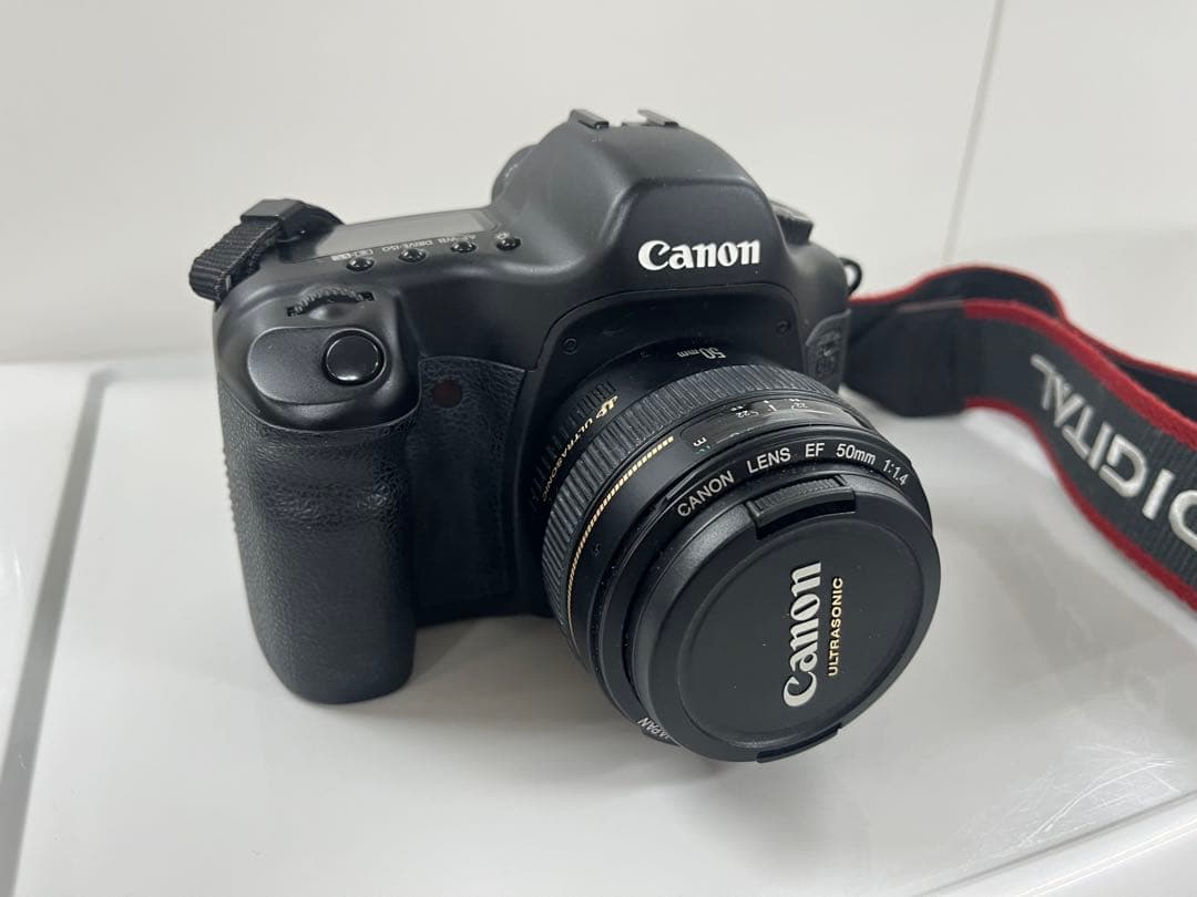 Canon EOS 5D + 50mm レンズ デジタル一眼レフ
