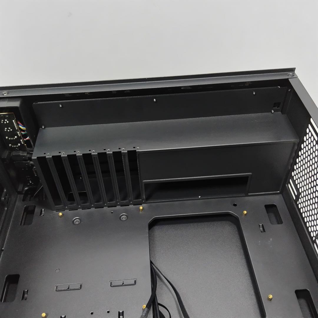 sharkoon REV200 ATX ミドルタワーケース　PCケース