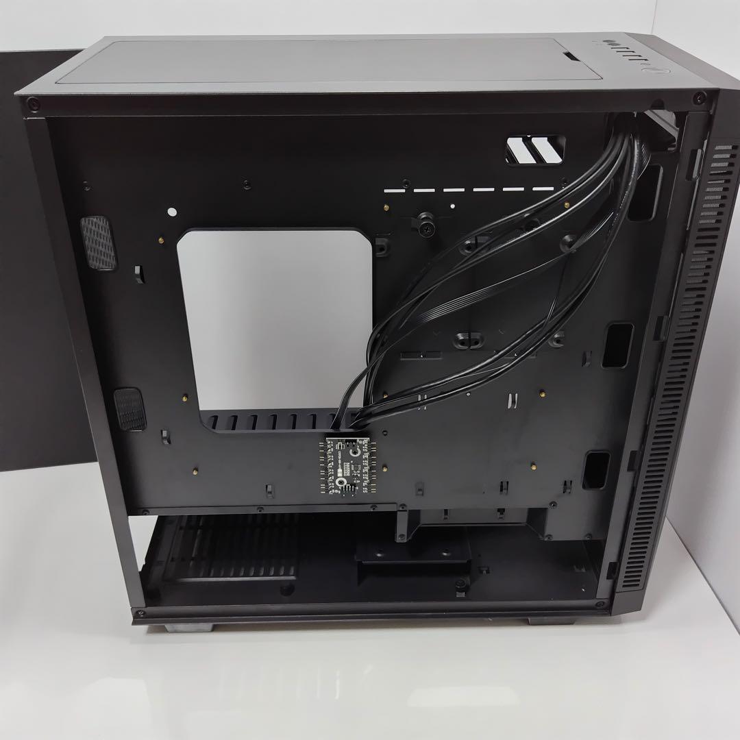 sharkoon REV200 ATX ミドルタワーケース　PCケース
