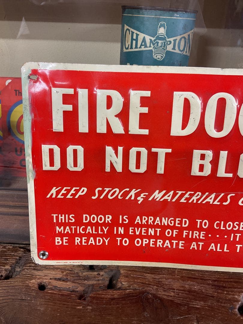 USA看板 FIRE DOOR
