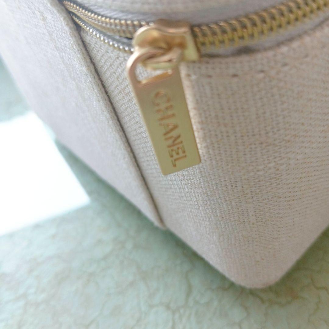 シャネル　CHANEL　ゴールドラメ　コスメポーチ　バニティ　化粧ポーチ　VIP