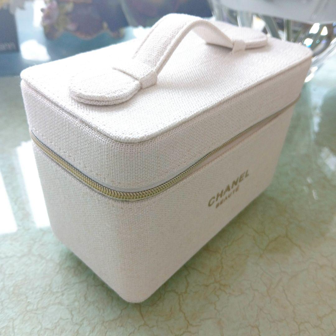 シャネル　CHANEL　ゴールドラメ　コスメポーチ　バニティ　化粧ポーチ　VIP