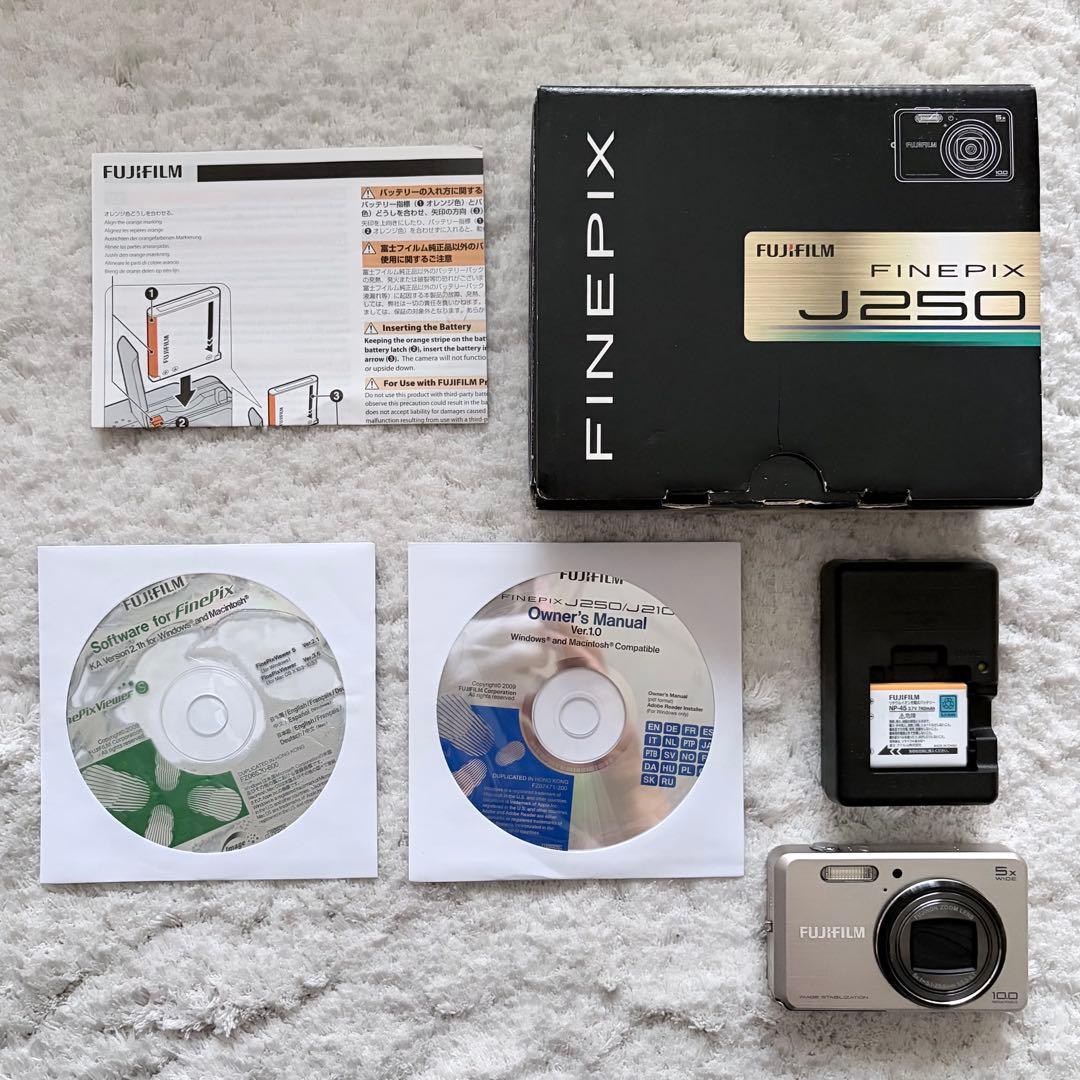 美品【動作品】FUJIFILM 富士フイルム FINEPIX J250 シルバー