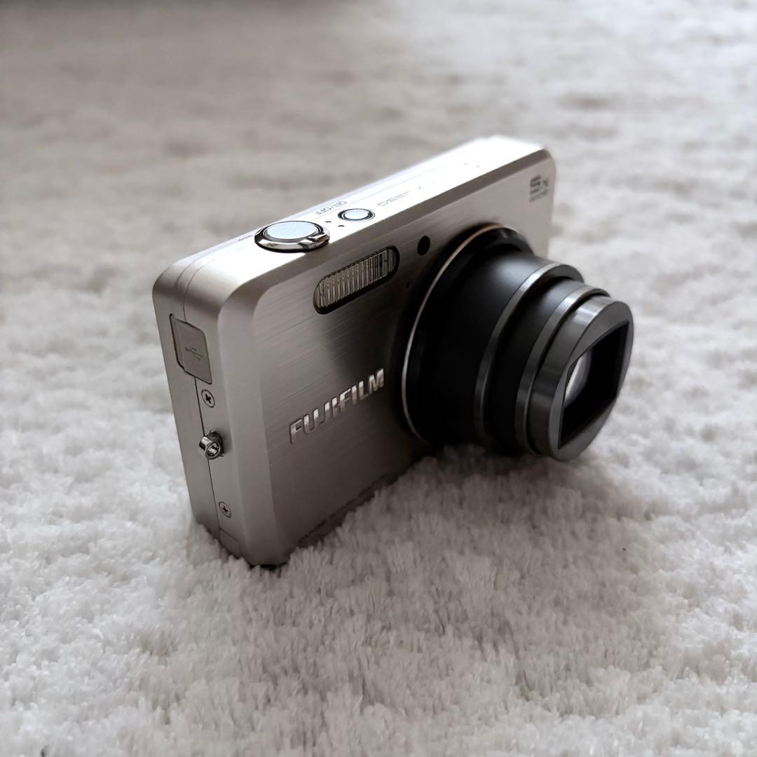 美品【動作品】FUJIFILM 富士フイルム FINEPIX J250 シルバー