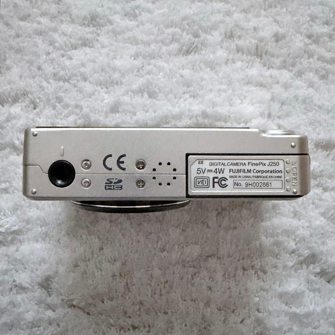 美品【動作品】FUJIFILM 富士フイルム FINEPIX J250 シルバー