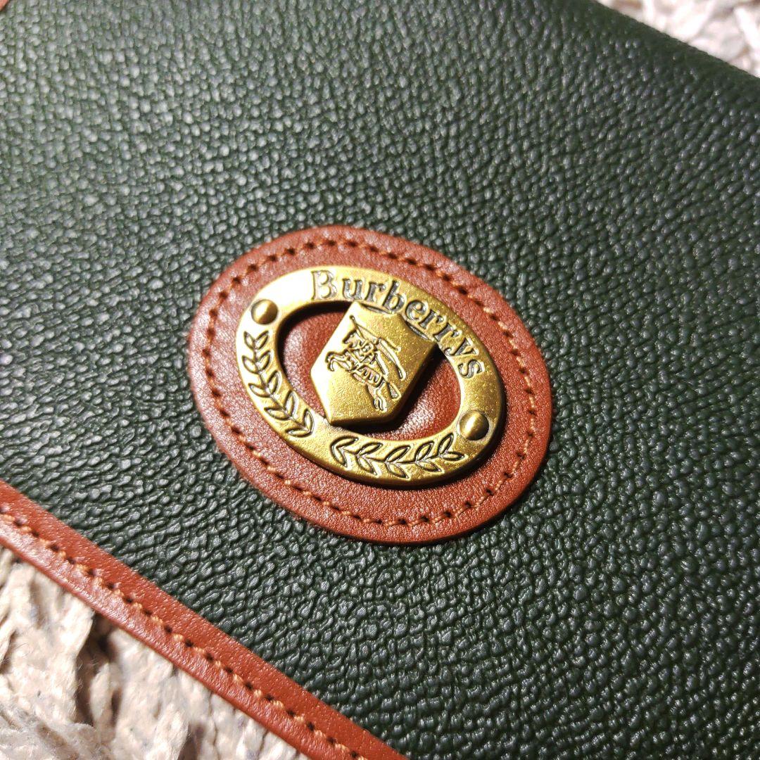 【未使用保管品】BURBERRY バーバリー　グリーン　パスポートケース　レザー