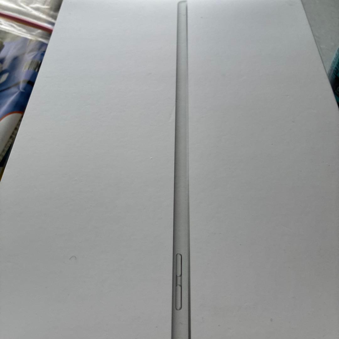 iPad (第9世代) Wi-Fi 64GB 本体