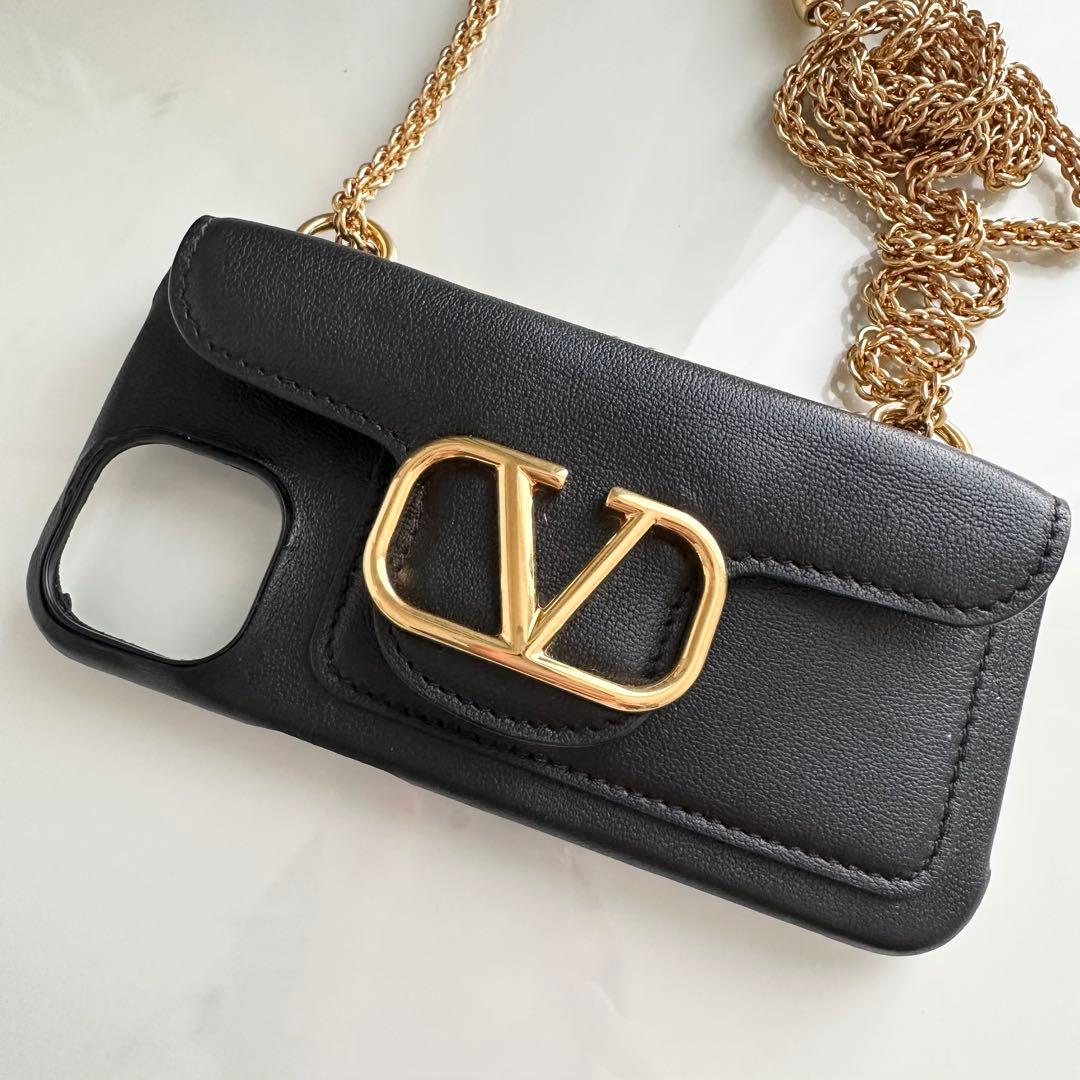 お買い得品　VALENTINO ブラックレザー iPhoneケース チェーン