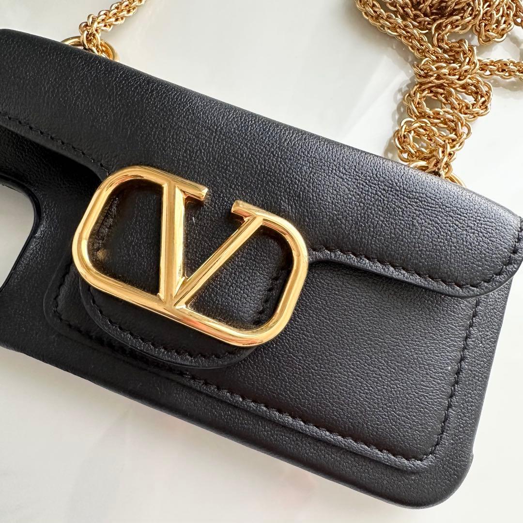 お買い得品　VALENTINO ブラックレザー iPhoneケース チェーン