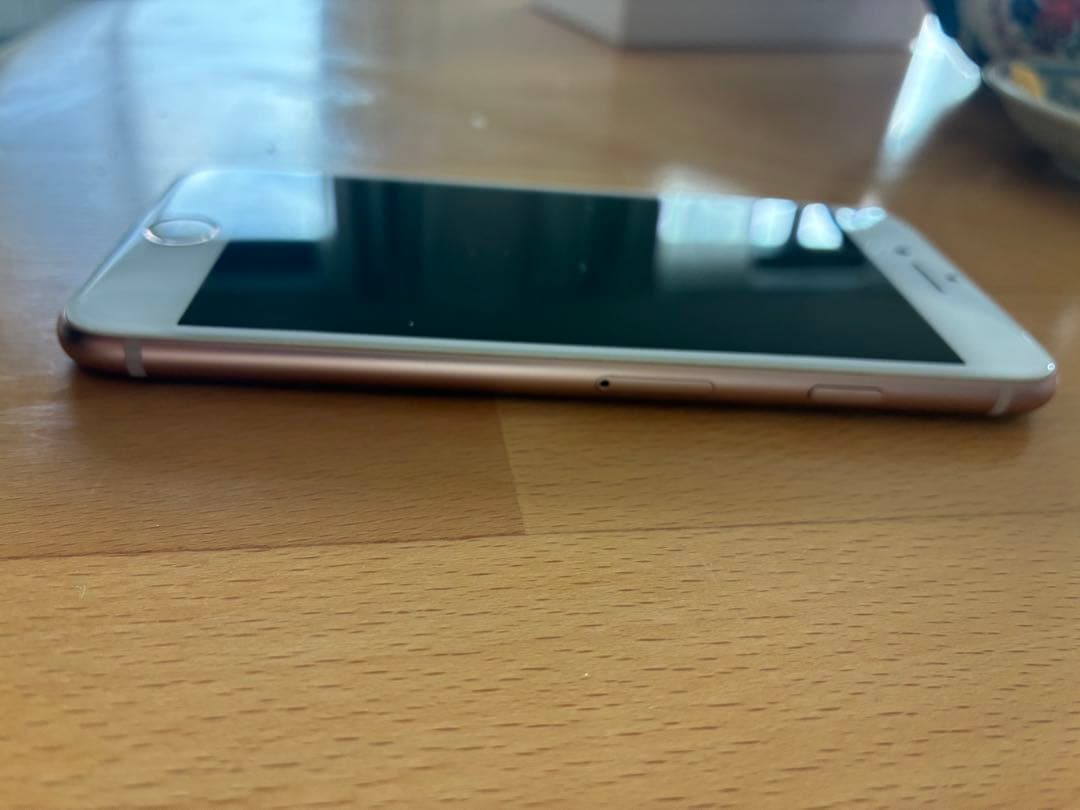 美品&箱付き　Apple iPhone 8 ゴールド 本体