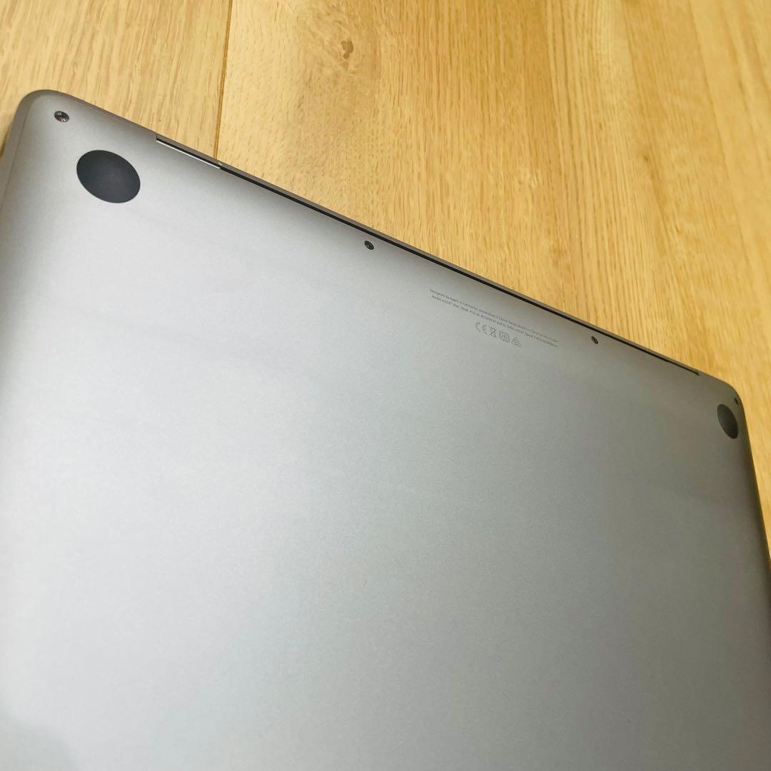 Apple MacBook Air (M1, 2020) 本体