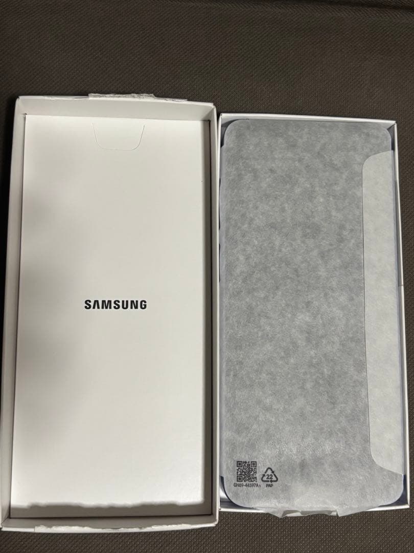 携帯電話　スマホ　Galaxy A25 5G docomo