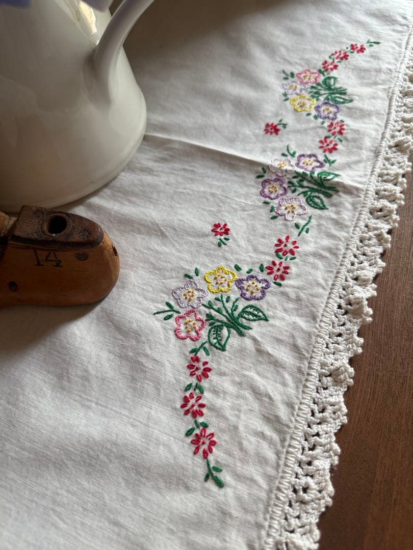 フランスアンティークஐ⋆*おすすめ♡可愛い花柄刺繍のクロス