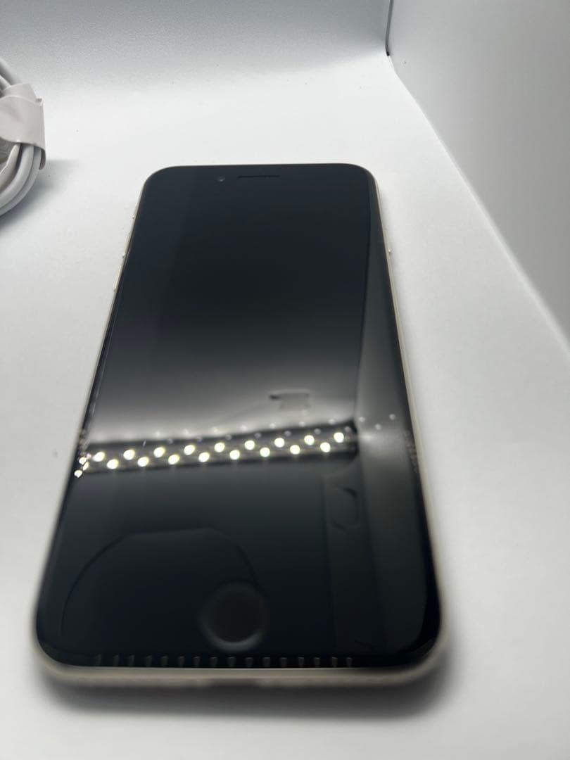 美品　iPhone SE3 128GB バッテリー100%