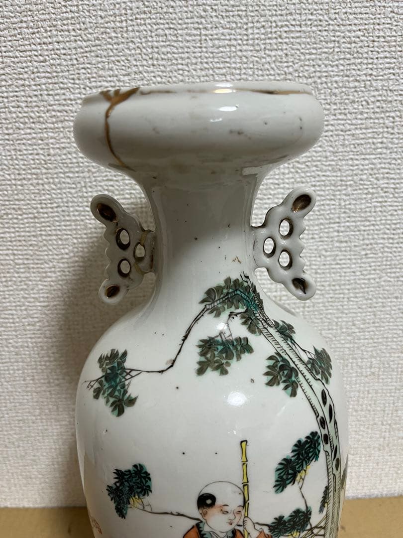 中国美術　清時代　色絵人物図耳付瓶時代物　約高さ28cm