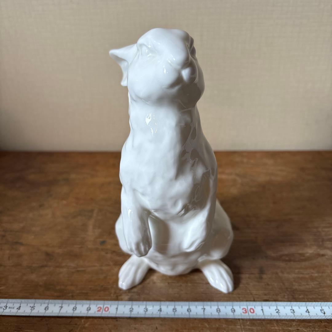 ノリタケ　うさぎの置物　磁器製　磁器人形　オブジェ　ボーンチャイナ　白磁