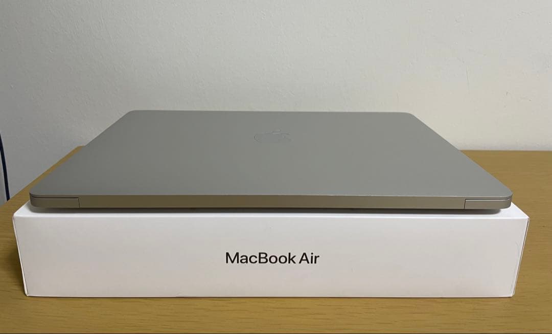 「美品」 MacBook Air 2020 充電回数57回97％、大容量：1TB