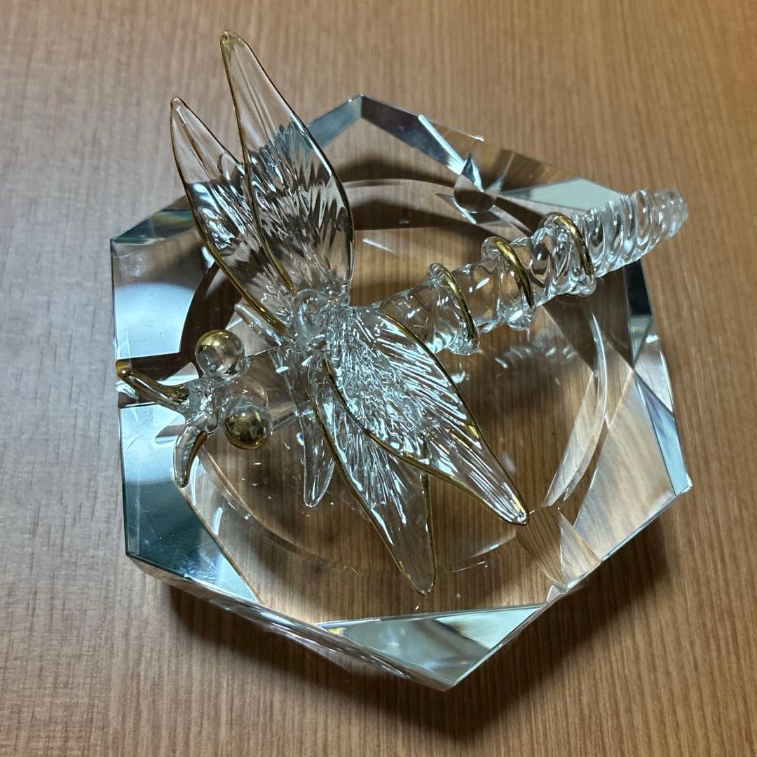 【新品同様】クリスタル灰皿とトンボ2個セット　ガラス細工　透明　喫煙者