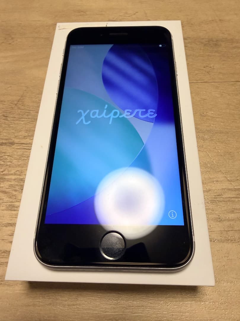 AYA【ジャンク品】Apple iPhone SE 第2世代　64GB