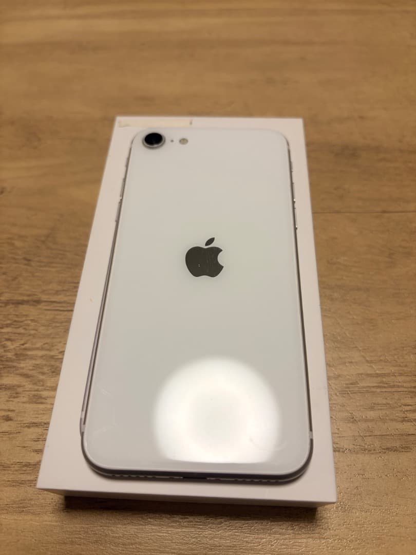 AYA【ジャンク品】Apple iPhone SE 第2世代　64GB