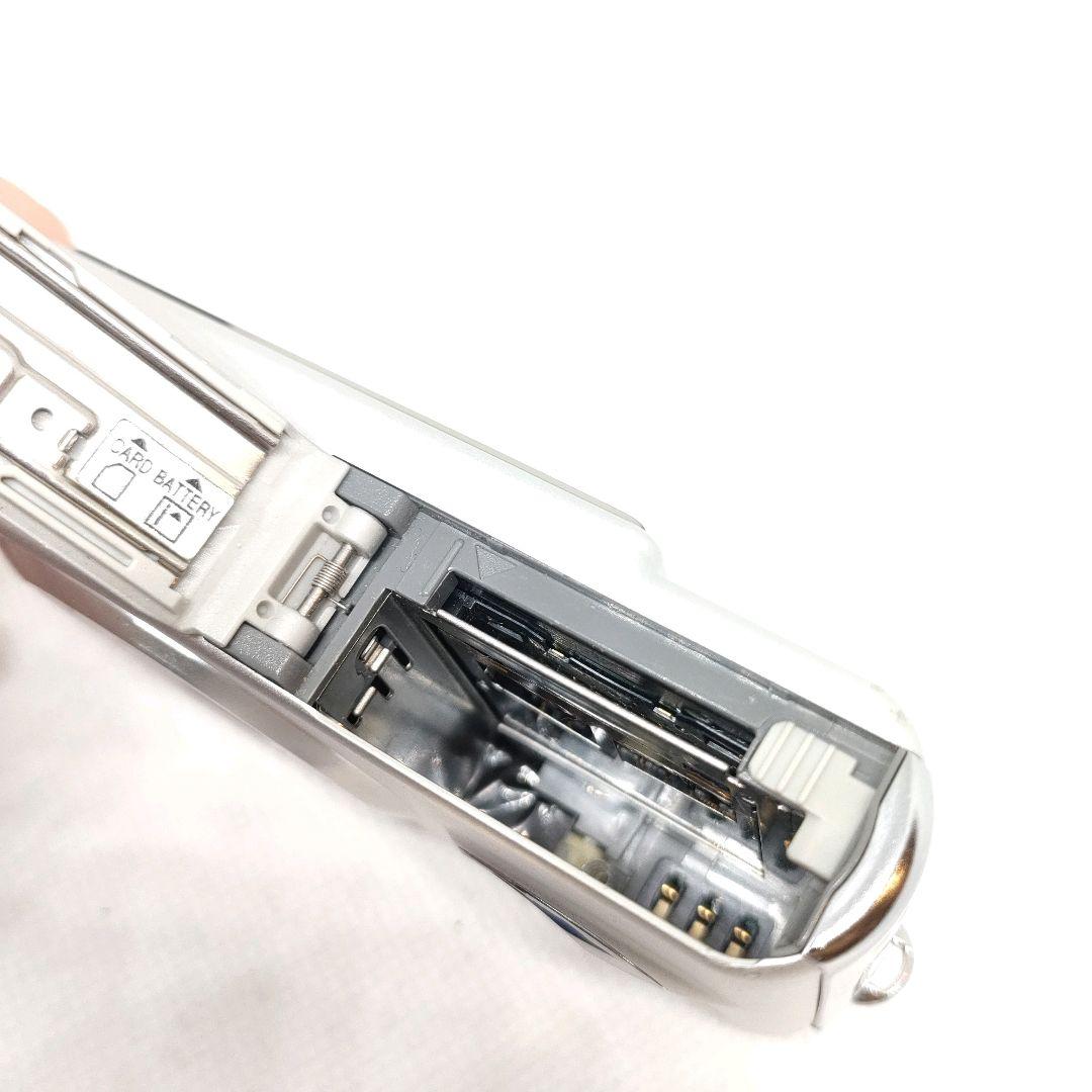 【美品】Panasonic　LUMIX DMC-FX8シルバーIXYデジカメ