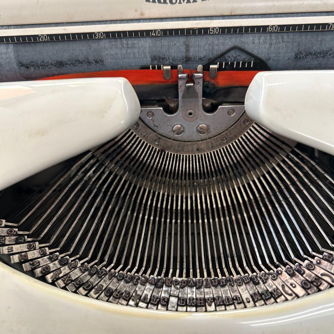 昭和レトロTippa タイプライター グレー QWERTY 動作未確認です。