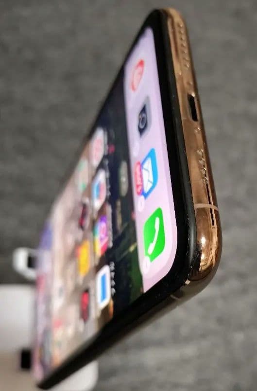 iPhone XS Max　512GB　画面上部割れ　バッテリー83%　ゴールド