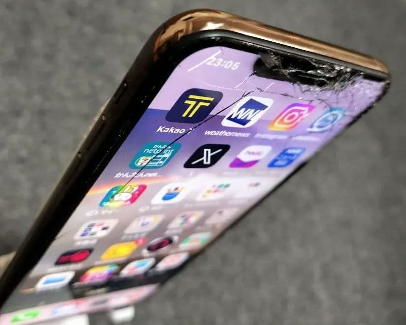 iPhone XS Max　512GB　画面上部割れ　バッテリー83%　ゴールド
