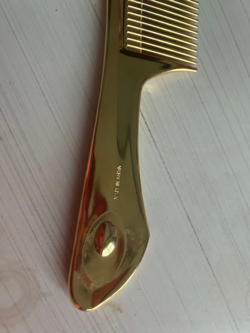 中古　美品　Lovechrome ゴールド スカルプ カッサ ヘアコーム