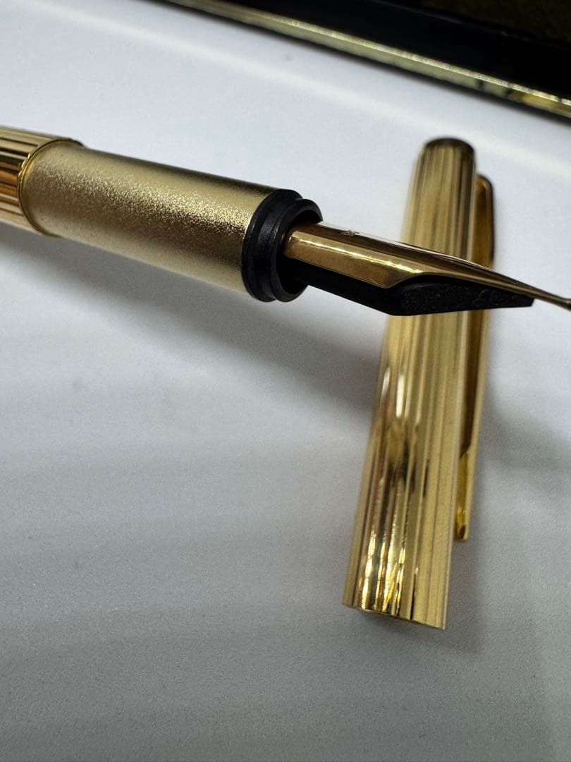 Montblanc Noblesse 万年筆 ゴールド