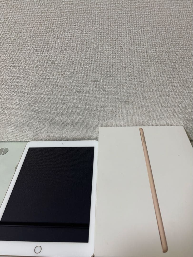 Apple iPad 第五世代 128GB ゴールド 保護フィルム 充電器付き