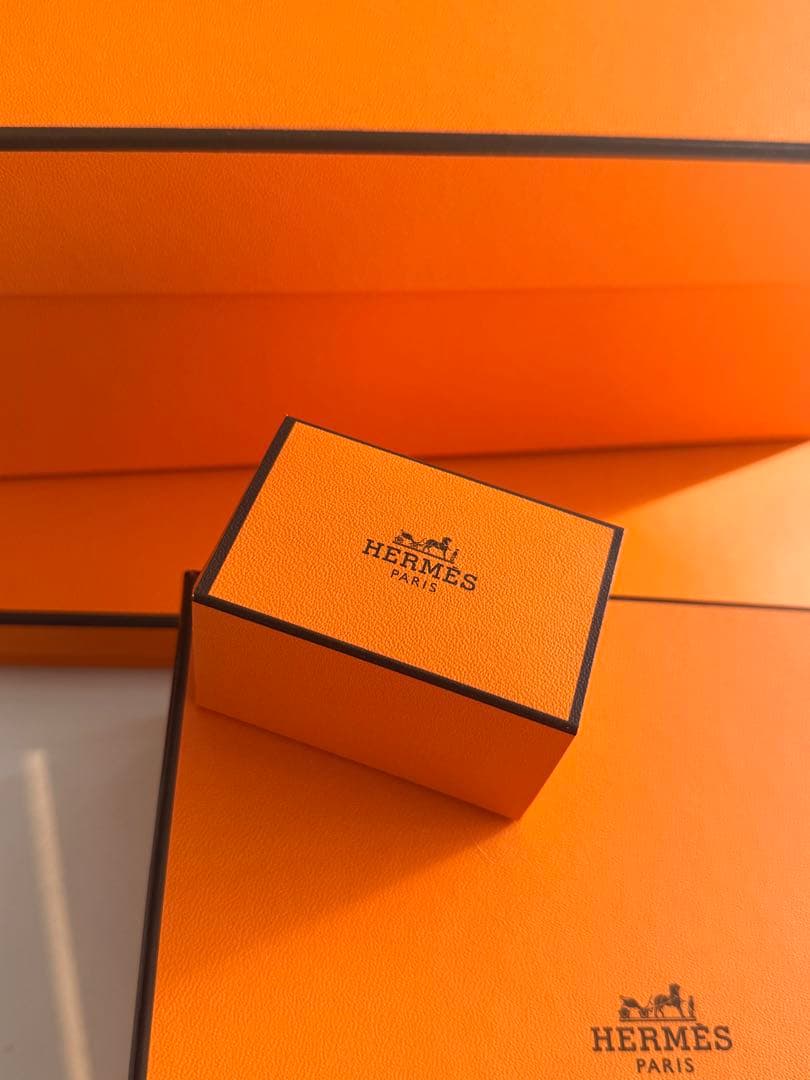 HERMÈS 02 ブラン・オラージュ　ネイルカラー