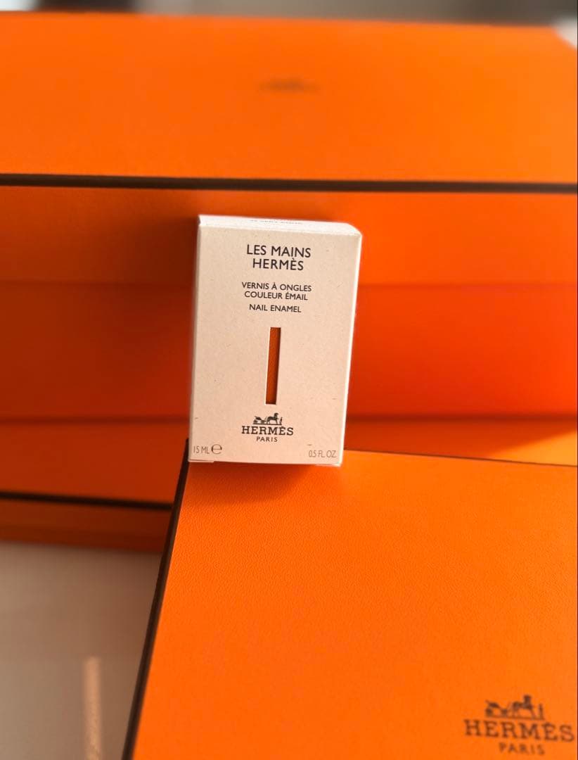 HERMÈS 02 ブラン・オラージュ　ネイルカラー