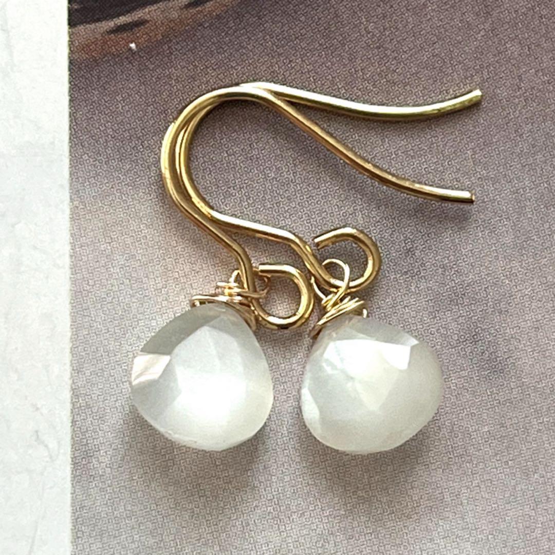 nagi☺︎ 1点作品☺︎ ホワイトムーンストーンピアス