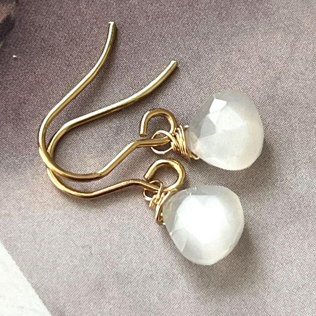nagi☺︎ 1点作品☺︎ ホワイトムーンストーンピアス
