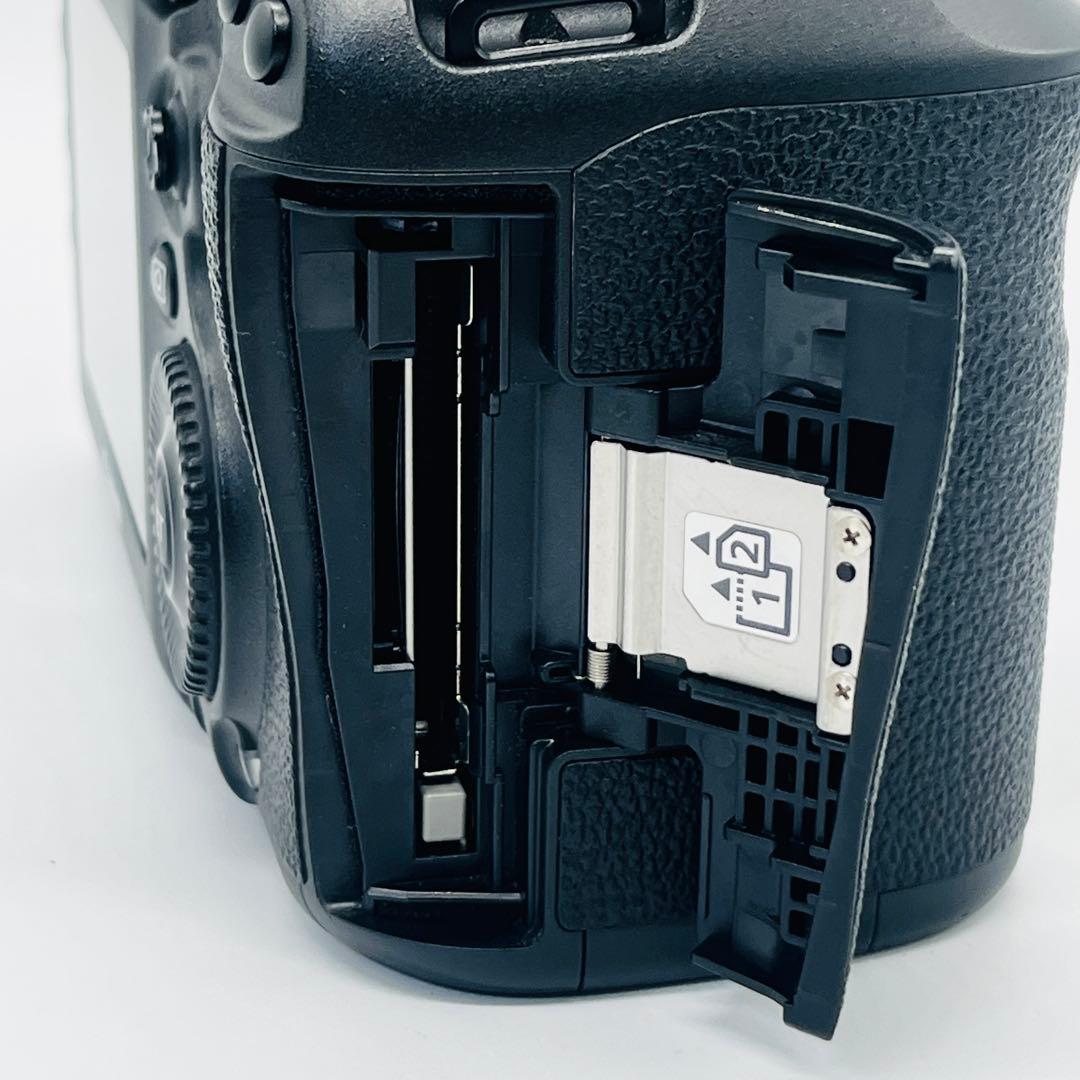 ほぼ未使用　Canon デジタル一眼レフカメラ EOS 5Ds ボディー