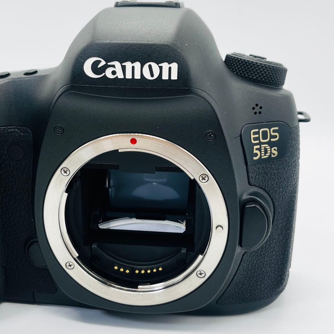 ほぼ未使用　Canon デジタル一眼レフカメラ EOS 5Ds ボディー