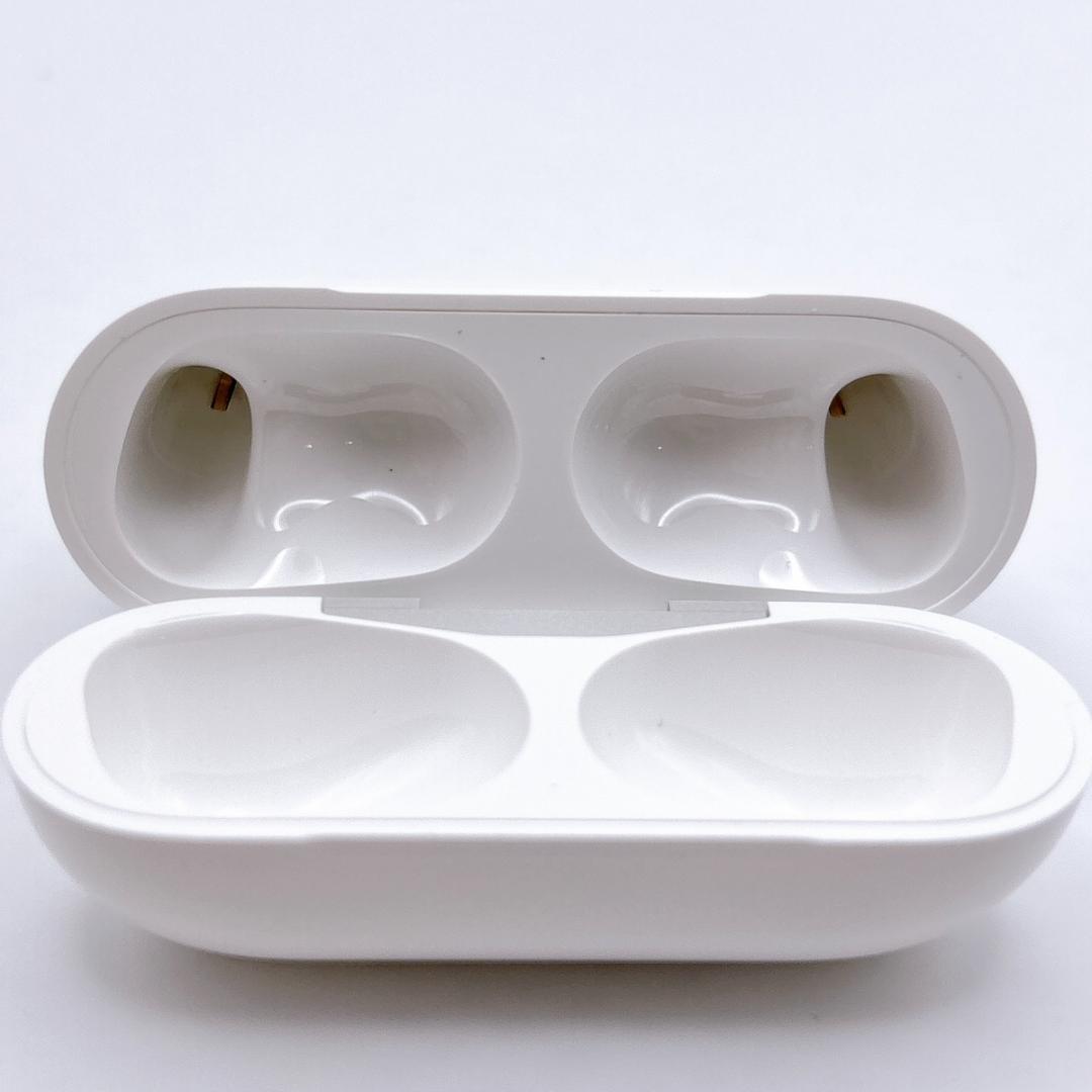 【美品】Apple AirPods Pro 第2世代 充電ケース A2968
