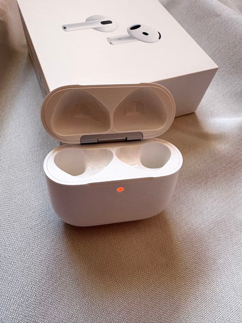 Airpods 第4世代ノイキャンあり　充電ケース【本体無し】A3059