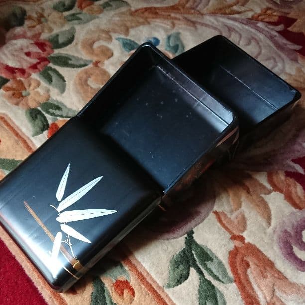 塗りの二段式入れ物 ヴィンテージ