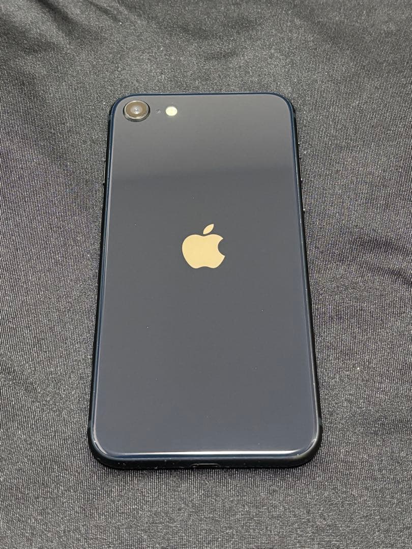 【美品】iPhoneSE第3世代　〈ミッドナイト〉」 64GB