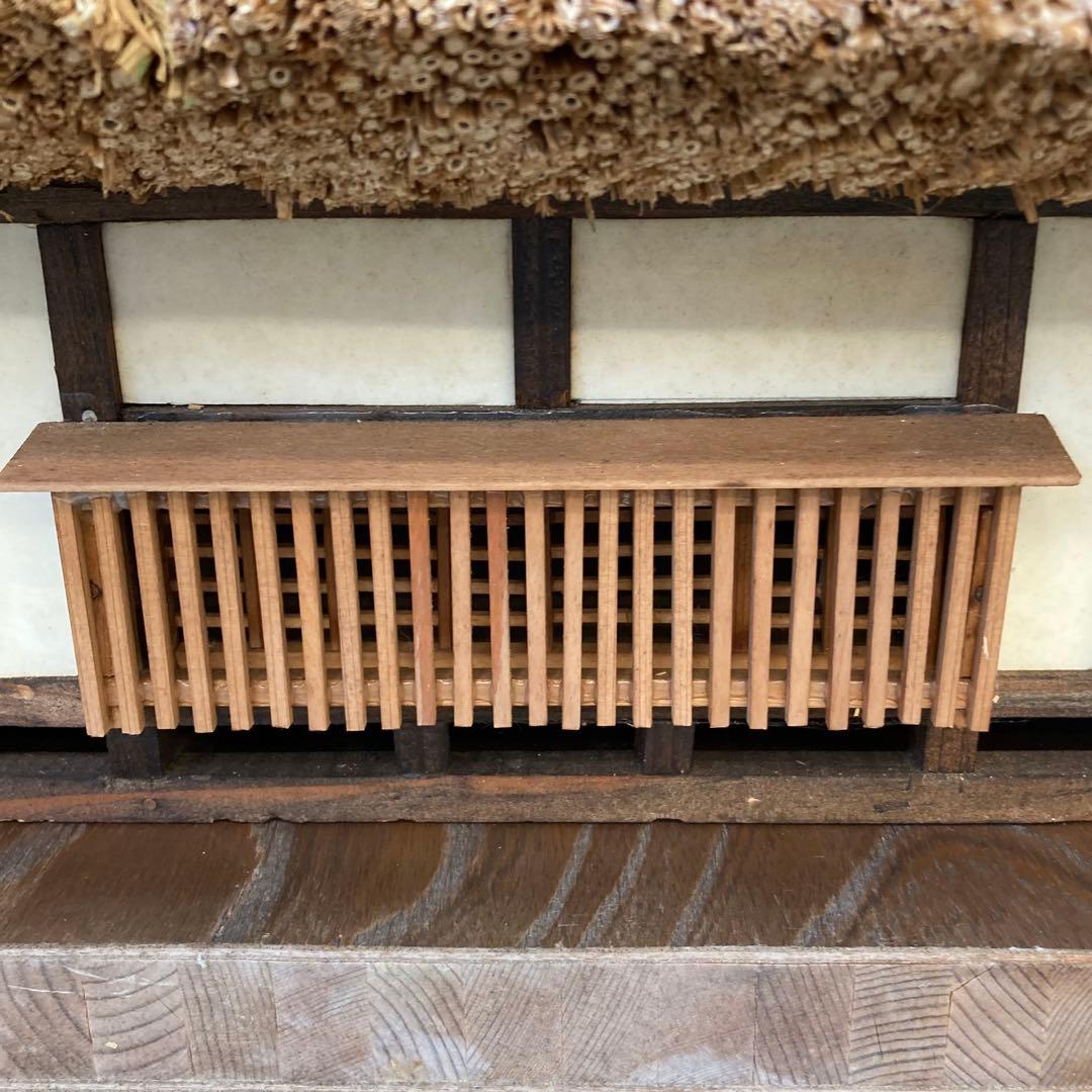 昭和レトロ 木製 古民家模型 藁屋根 茅葺き屋根 曲がり屋 馬屋 猫 ネコ 置物