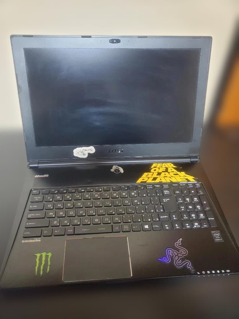 ノートパソコン用液晶ディスプレイと部品