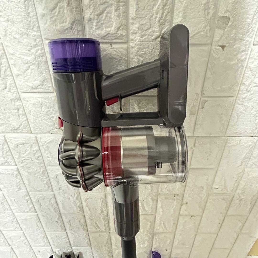 Dyson v8 slim sv10k 本体と付属品