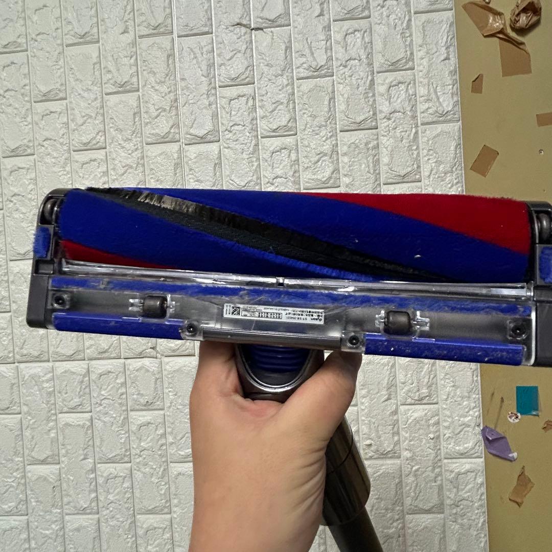 Dyson v8 slim sv10k 本体と付属品