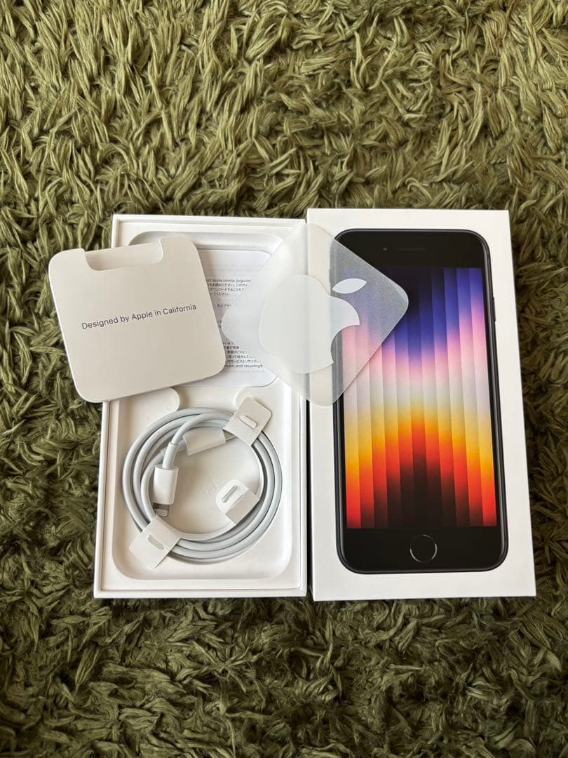 iPhone SE 第3世代 64GB フリー　付属品完備 バッテリー79%