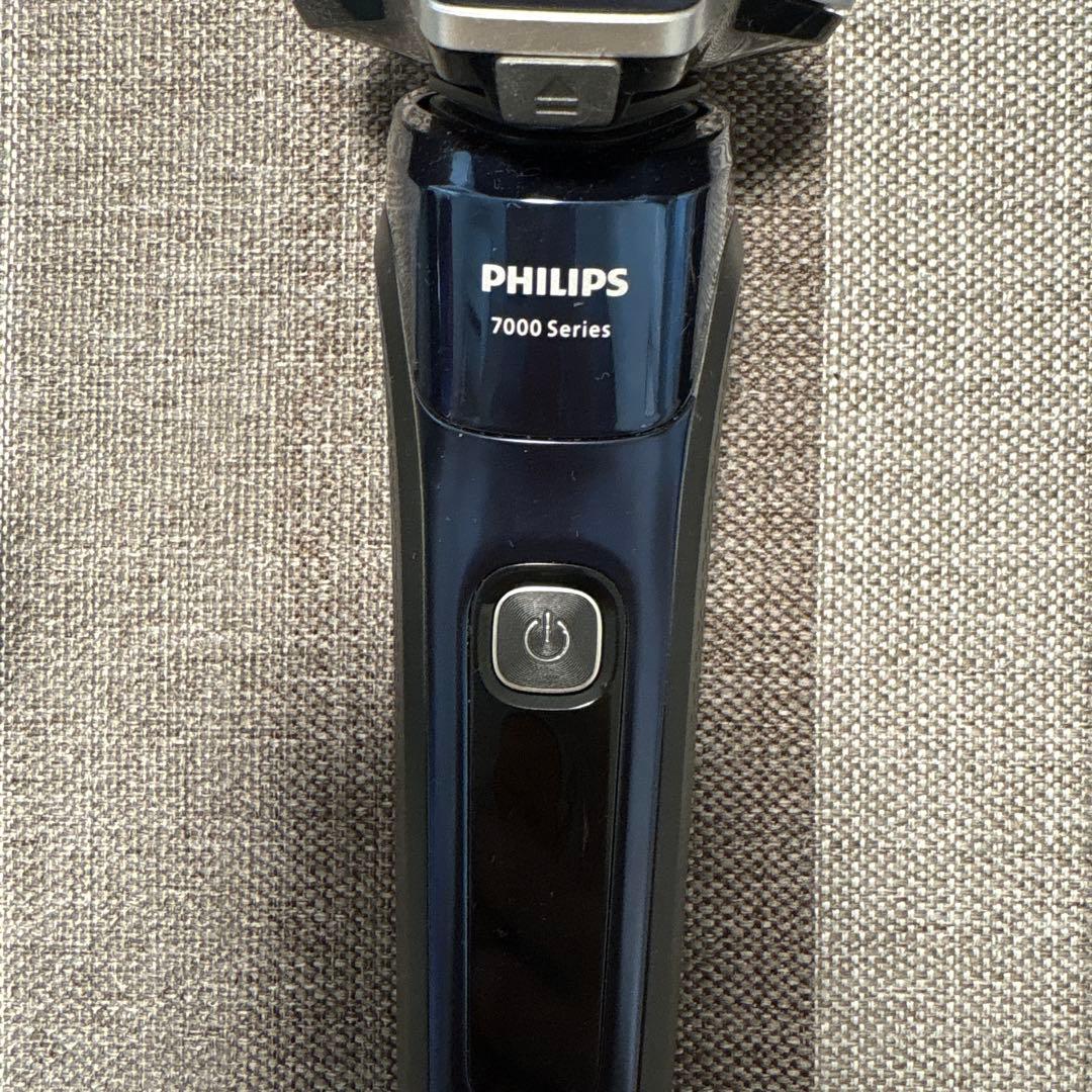 PHILIPS 7000 Series メンズ電気シェーバー　洗浄液１個