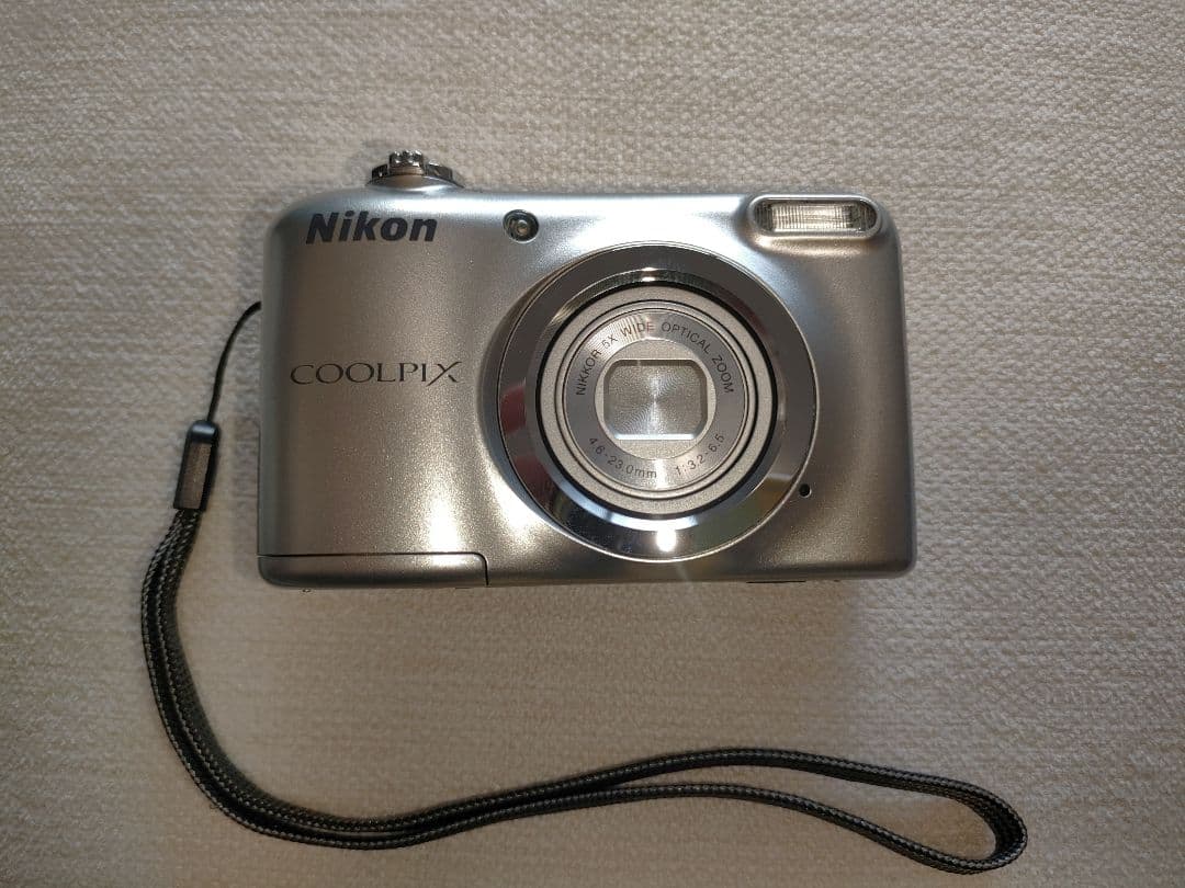 Nikon　COOLPIX　A10　シルバー　デジタルカメラ