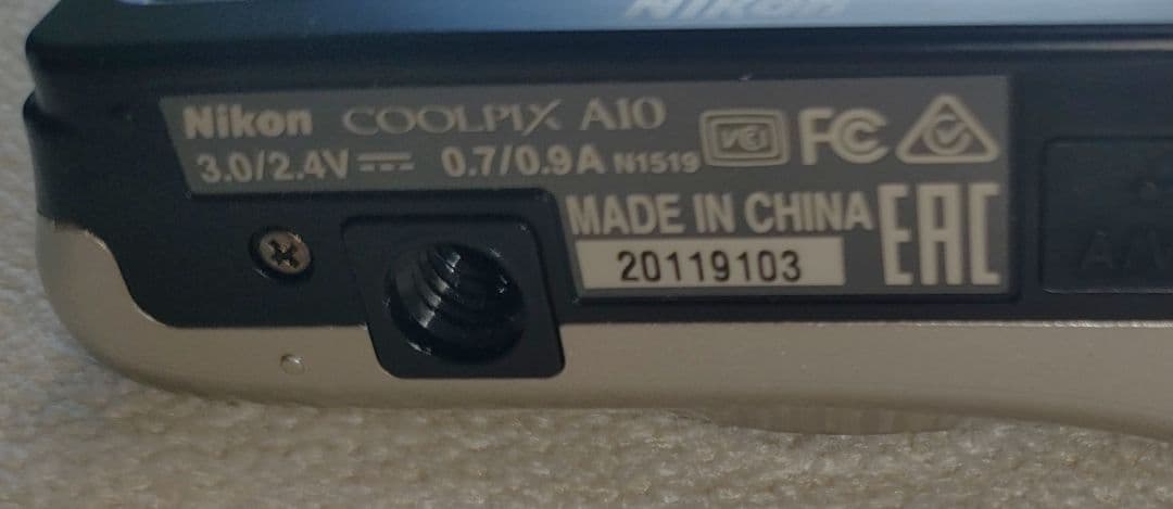 Nikon　COOLPIX　A10　シルバー　デジタルカメラ